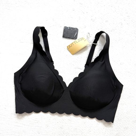 Quttlzze Black Deep V Seamless Wireless Bralette, Size Medium - Picture 1 of 5